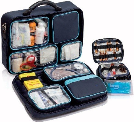 Un maletín de enfermería bien organizado con bolsillos extraíbles y porta ampollas