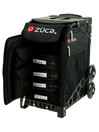 Un carrito de maquillaje de alta tecnología con el interior bien dividido del neceser de belleza Zuca.